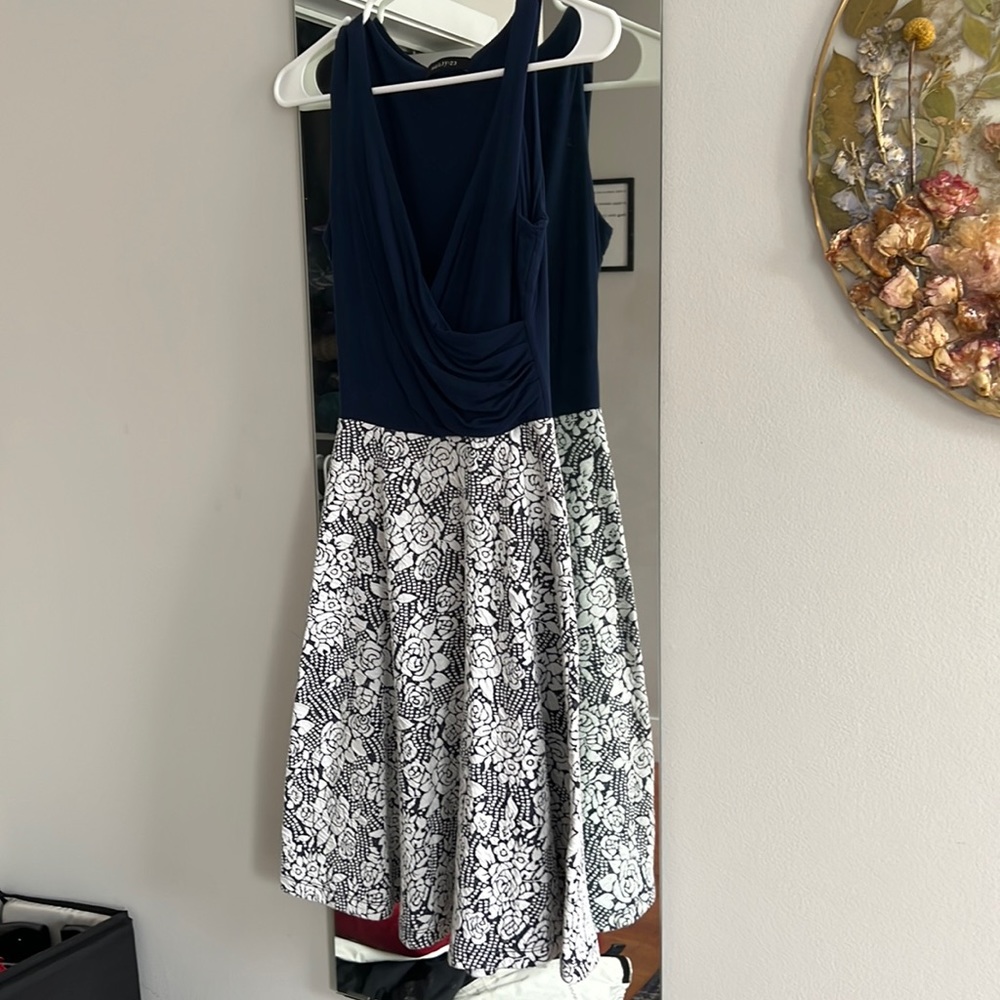 Hail3y:23 (stitch fix) navy floral dress XS